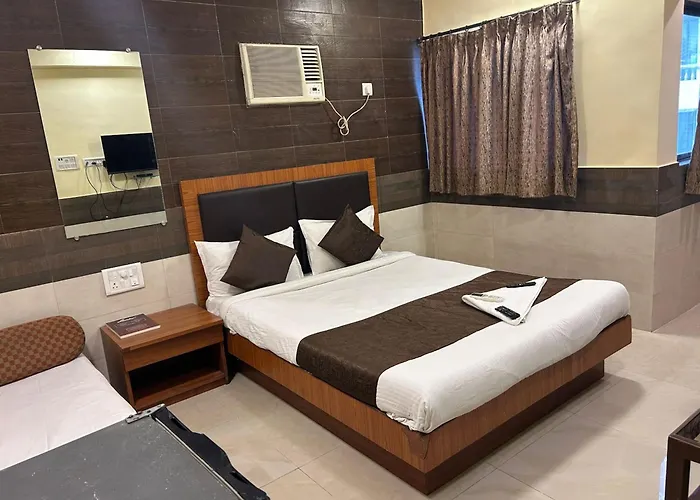 Hotel Lucky Bandra Mumbai